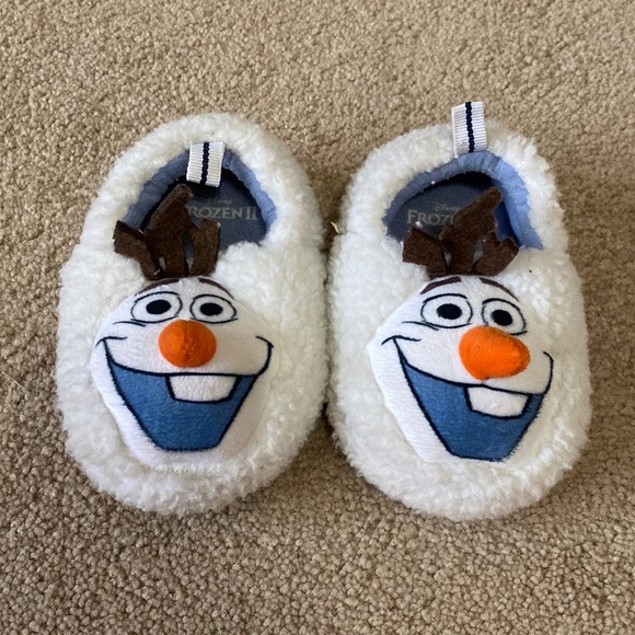 Olaf Slippers - Picture 1 of 4